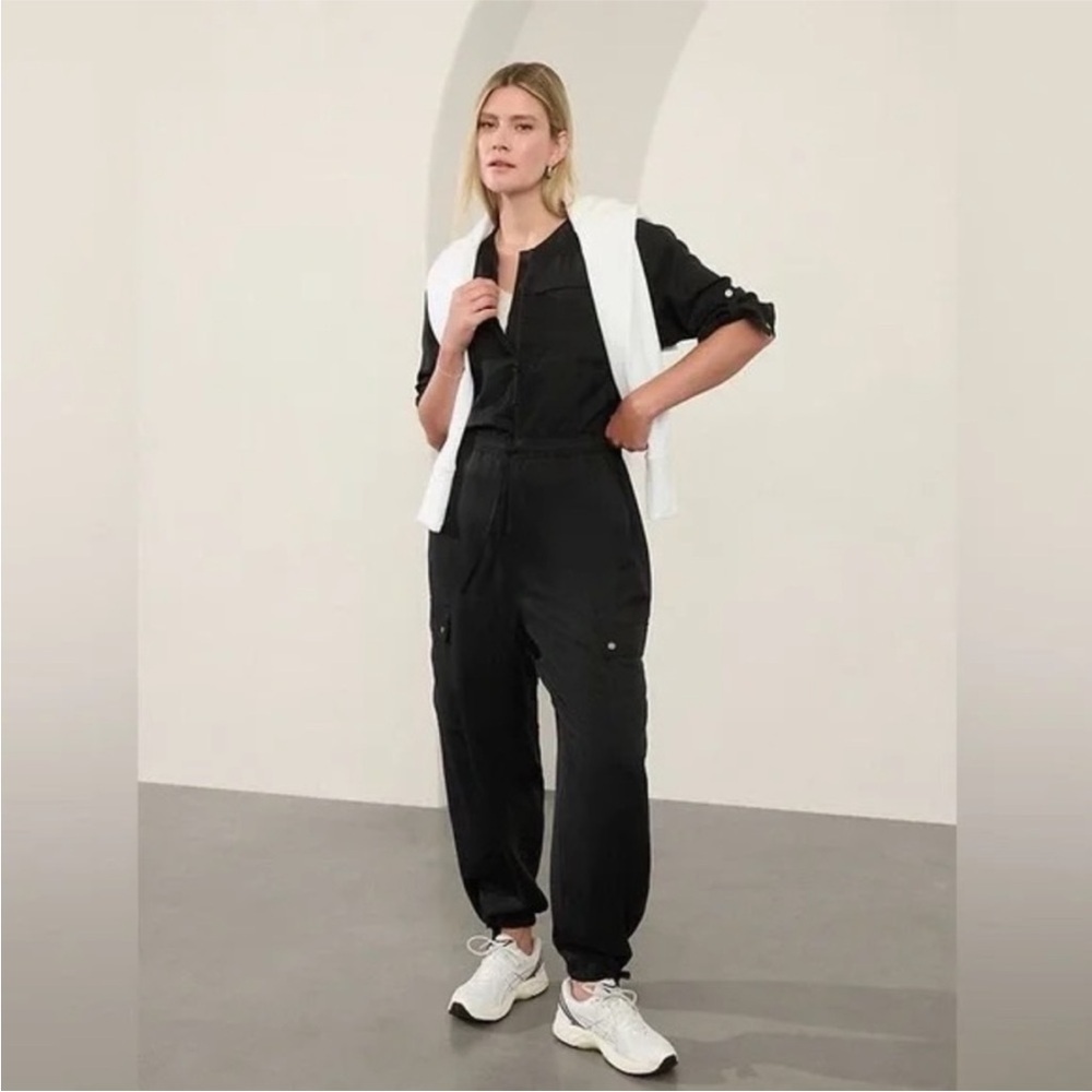 NWT! Athleta Black Celestial Utility Jumpsuit - Size Small Petite 🫟